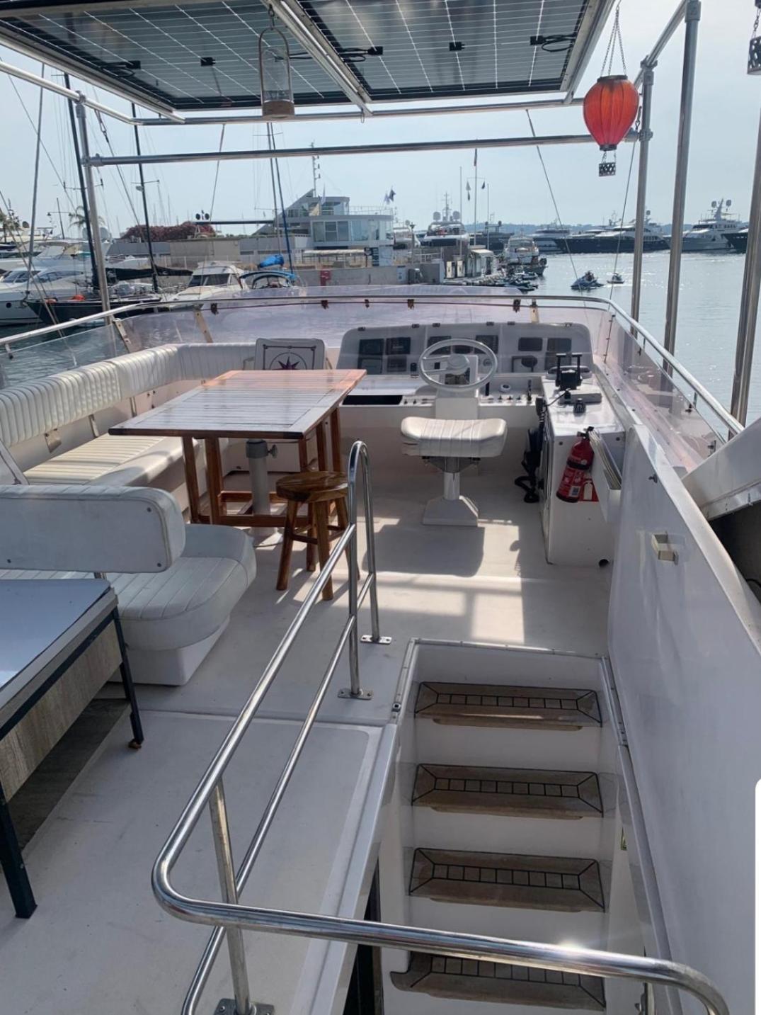Botel Golfe-juan Yacht