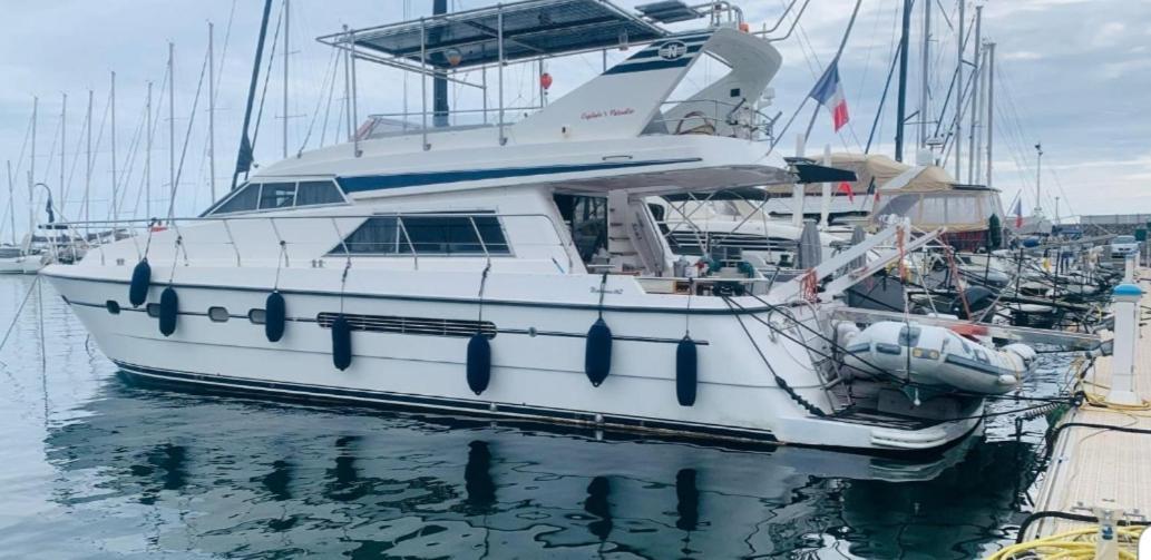 Golfe-juan Yacht Botel *